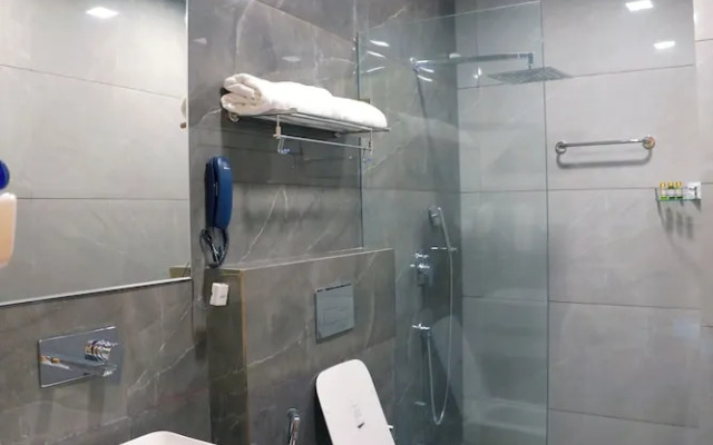 Hotel Cheer Royale
