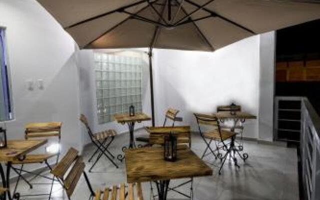El Encanto Lodge & Suites