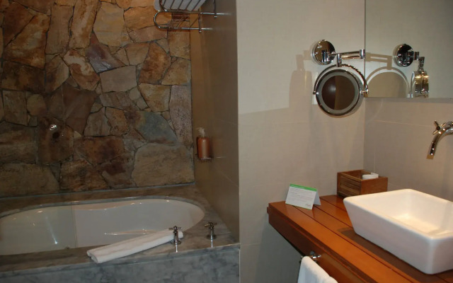 Mine Hotel Boutique