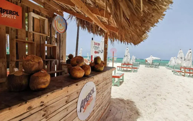 Coral Suites Beach Club & Spa