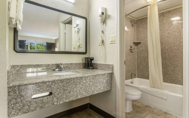 Econo Lodge Fort Knox