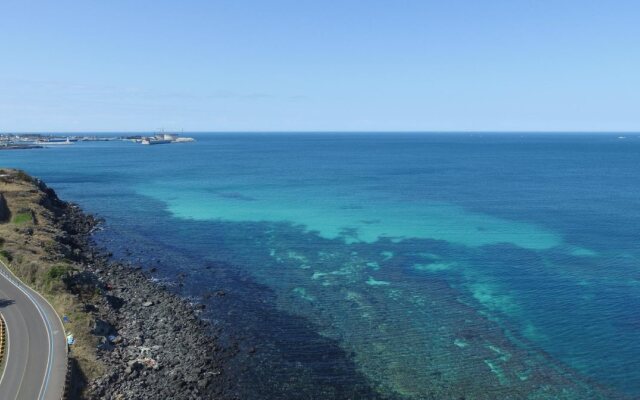 Aewol Bada Town House