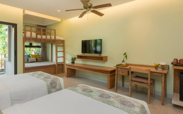 Khaolak Wanaburee Resort