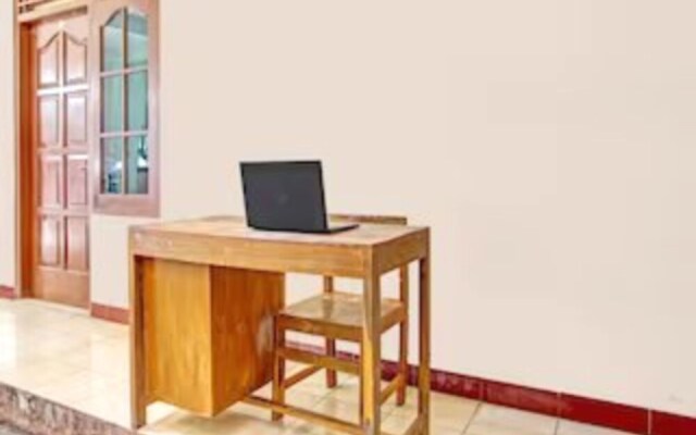 SPOT ON 92434 Puri Kasih Guest House Syariah