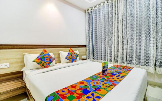 Fabhotel Meera Palace