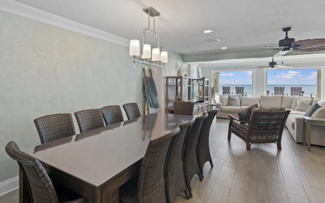 Green Reef #7- Emerald Horizon