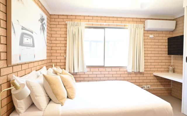 Bay Motel – Guest Rooms – Byron Bay