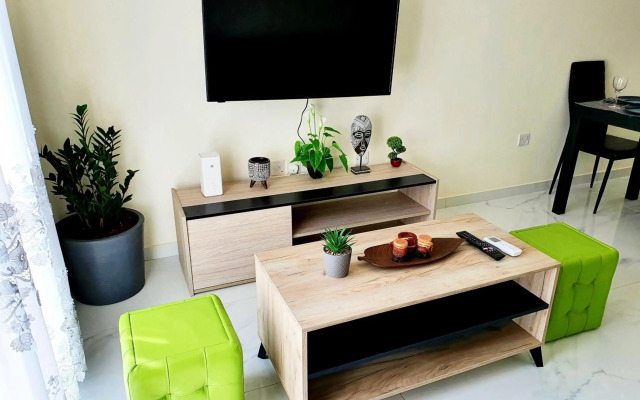 2 Bedroom Cozy Apartment near Tourist Area, 200m from sea