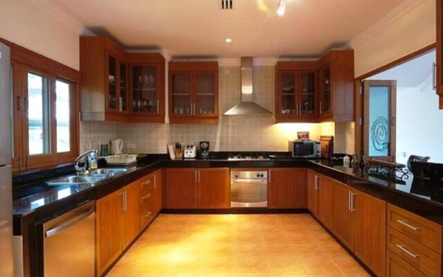 Lakewood Hills Villa 11