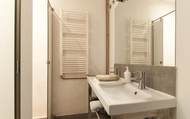 Comfortable Cozy Apartment for Groups in Gracia