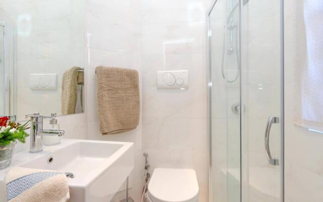 Town House - Treasurerome Collection