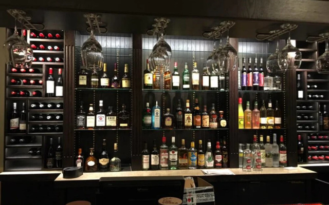 The Bulldog Hotel Silver Star