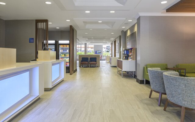 Holiday Inn Express & Suites North Bay by IHG