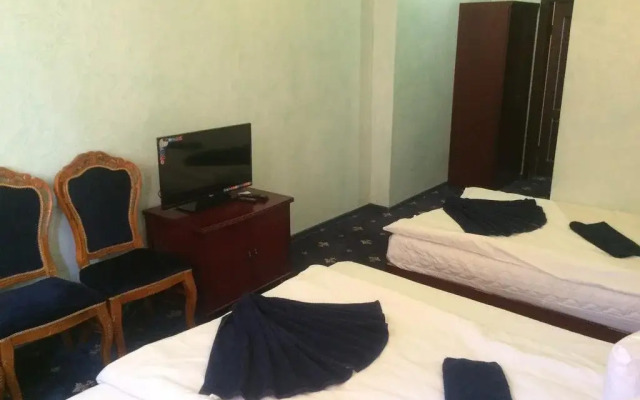 Restaurant and Hotel Complex LOMAKINA