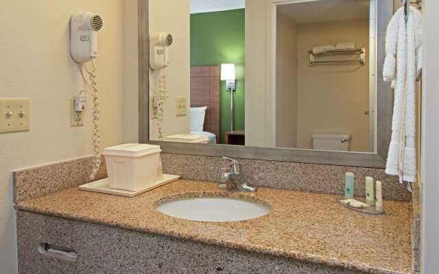 Quality Suites Lake Wright - Norfolk Airport