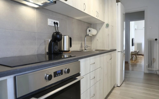 Serene & Stylish apt by GHH