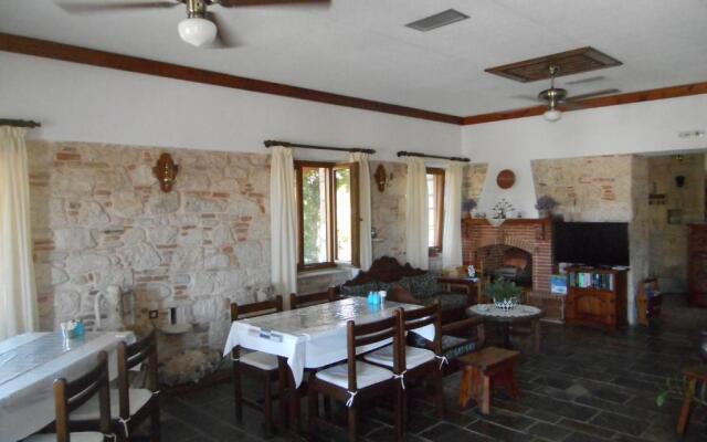Pythais Hotel
