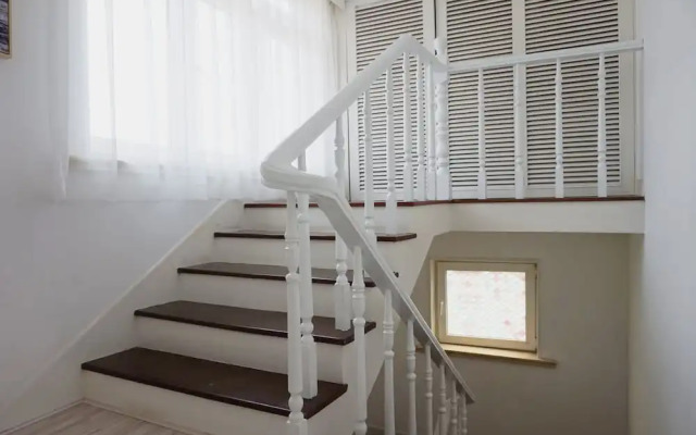 Marri-Holiday Garden Villa (Hongqiao Airport. NECC)