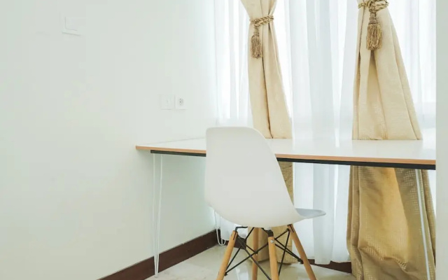 Scenic Studio Apartment at B Residence – Guest Rooms – Legok