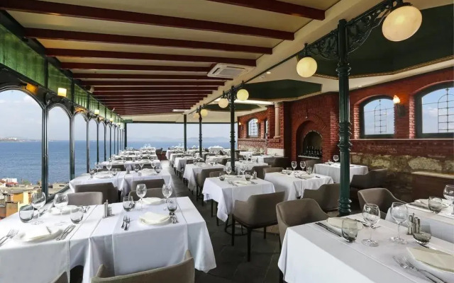 Sultanahmet Palace Hotel