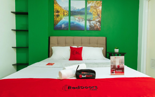 RedDoorz near C5 Kalayaan Avenue Makati