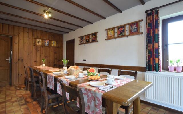 Refined Holiday Home in Nadrin With Garden