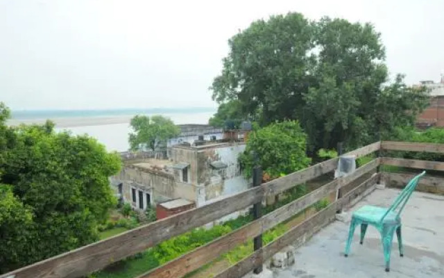 HosteLaVie Varanasi