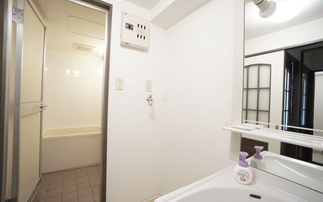 Terry's Apartment Shinsaibashi East I G10C