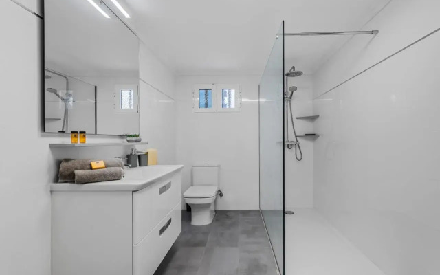 Apartamentos Playa Bastián