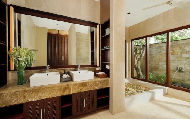 Nagasutra Villa by Nakula – Bathroom – Kutuh