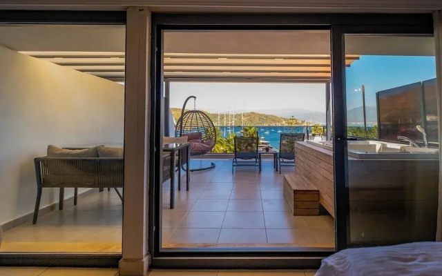 Nakas Suites
