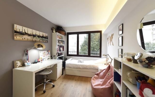 Family apartment near Montparnasse