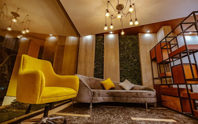 Travelholic Inn