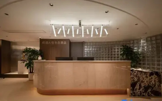 Sanhe Hotel