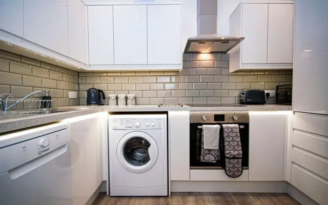 Trelu - Self Catering Three Bedroom Ground Floor Property