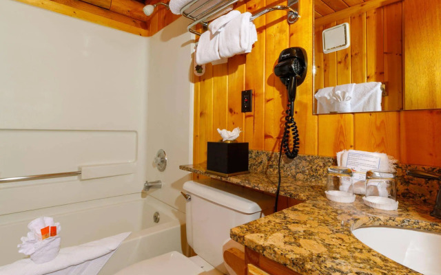 Elk Country Inn
