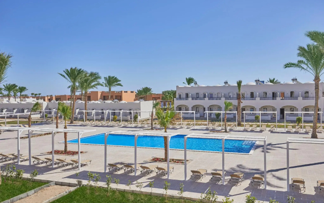 Отель JAZ Neo Reef Marsa