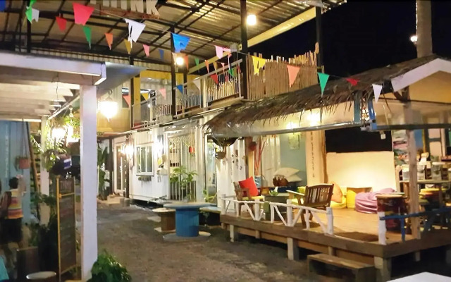 Think & Retro Cafe Lipa Noi Samui