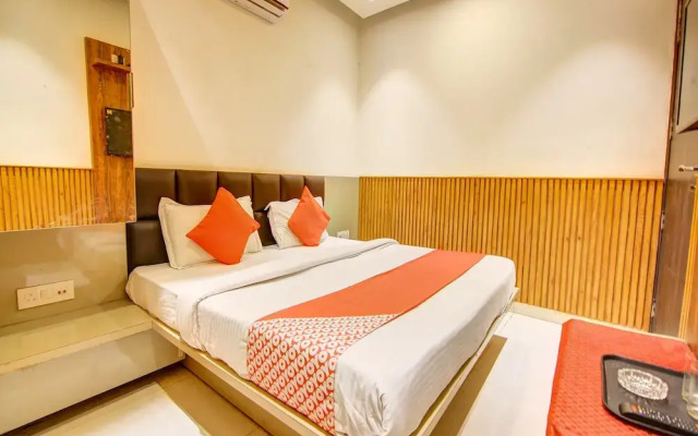 OYO 28373 Hotel Shri Sai