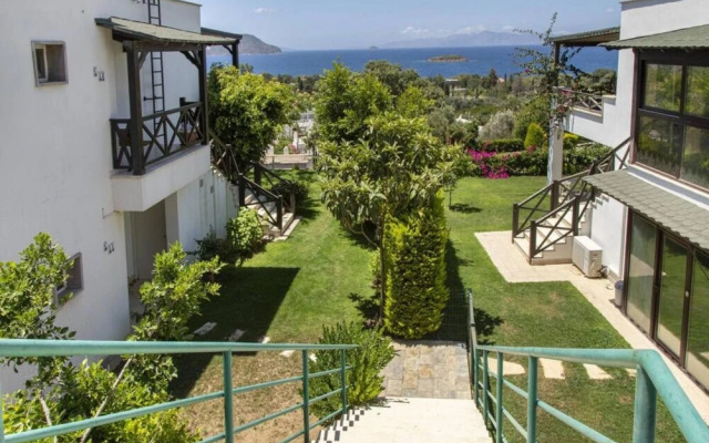 Cozy Flat With Sea View and Shared Pool in Bodrum