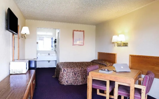 SPRINGWOOD HOTEL, Opelika I-85 Columbus Pkwy
