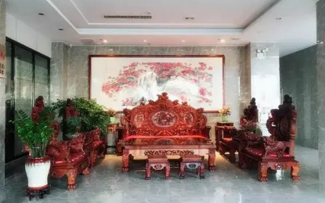 Gold and Silver Business Hotel Huaiji