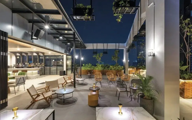 ARTOTEL Hub Simpang Temu