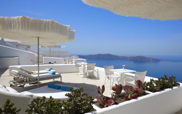 White Santorini Suites & Spa