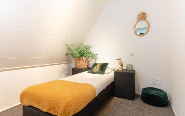 Luxury group accommodation for 14 people