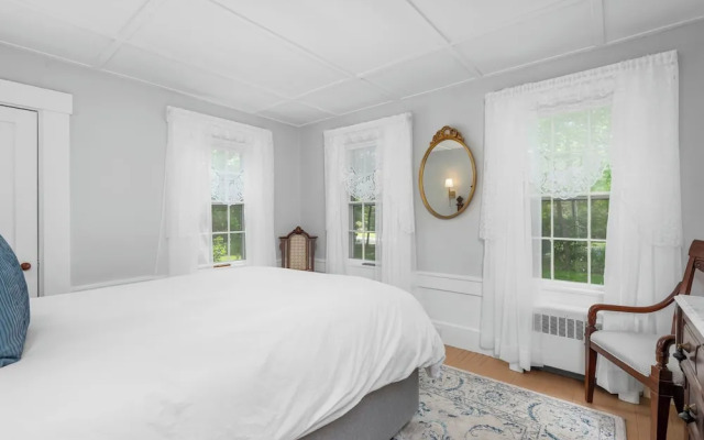 Isaiah Hall Bed & Breakfast Inn