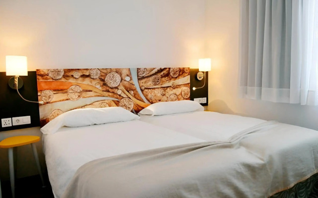 Plaza Palmeras Hotel