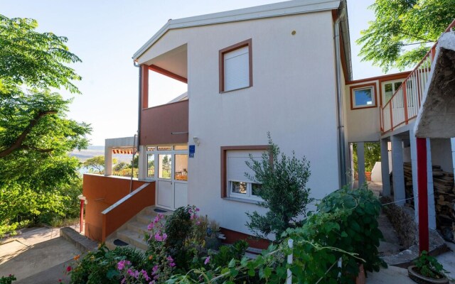 Stunning Apartment in Rovanjska With 3 Bedrooms and Wifi