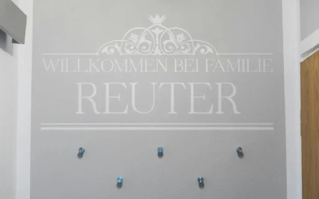 Gepflegte und moderne Ferienwohnung in der Neuseenlandschaft