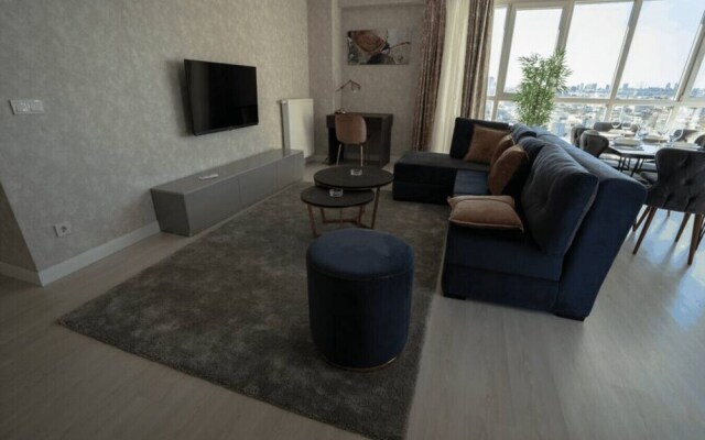 Stylish 2-bedroom Apartment Near Mall of Istanbul